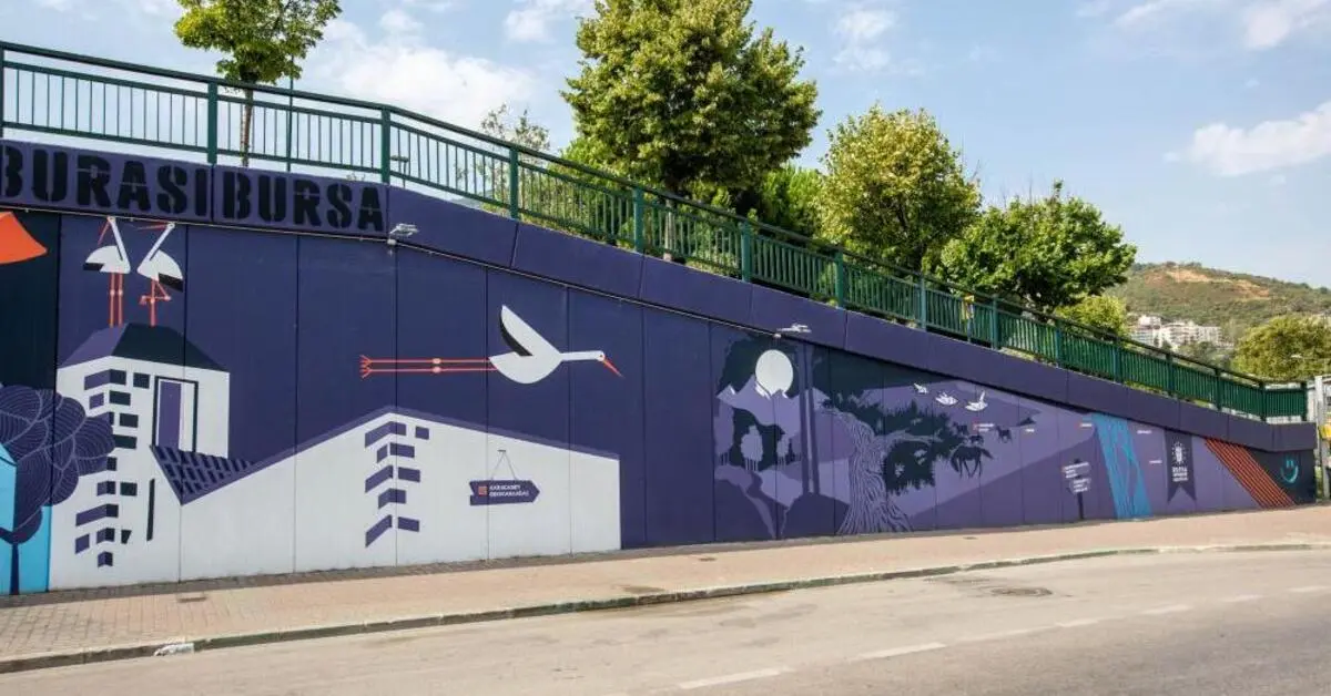 Genç Gazete Bursa’nın Duvarları Sanatla Buluşuyor Qr Kodlu Tasarımlarla Turistlere İki Dilde Rehberlik 1