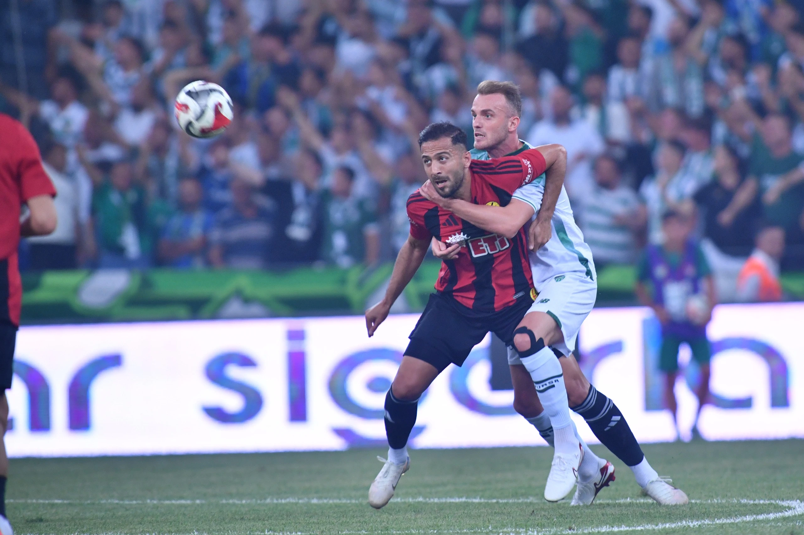 Genç Gazete Bursaspor Tribünlerde Dostluğu, Sahada Galibiyeti Yazdı 4