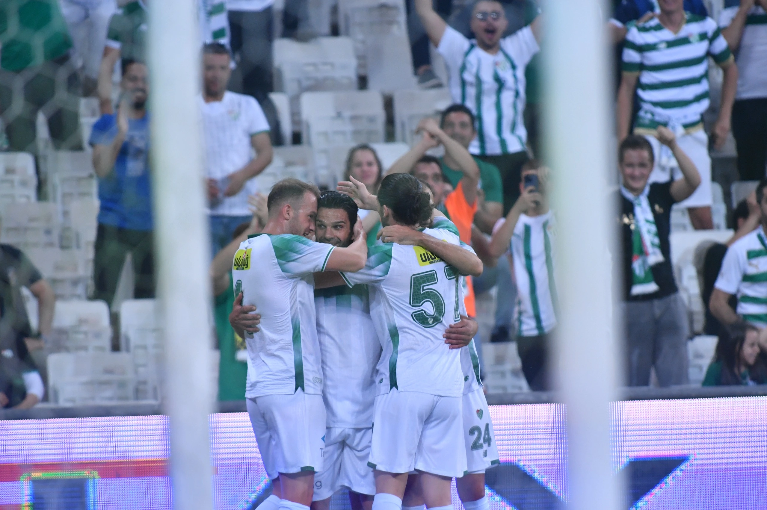 Genç Gazete Bursaspor Tribünlerde Dostluğu, Sahada Galibiyeti Yazdı 5