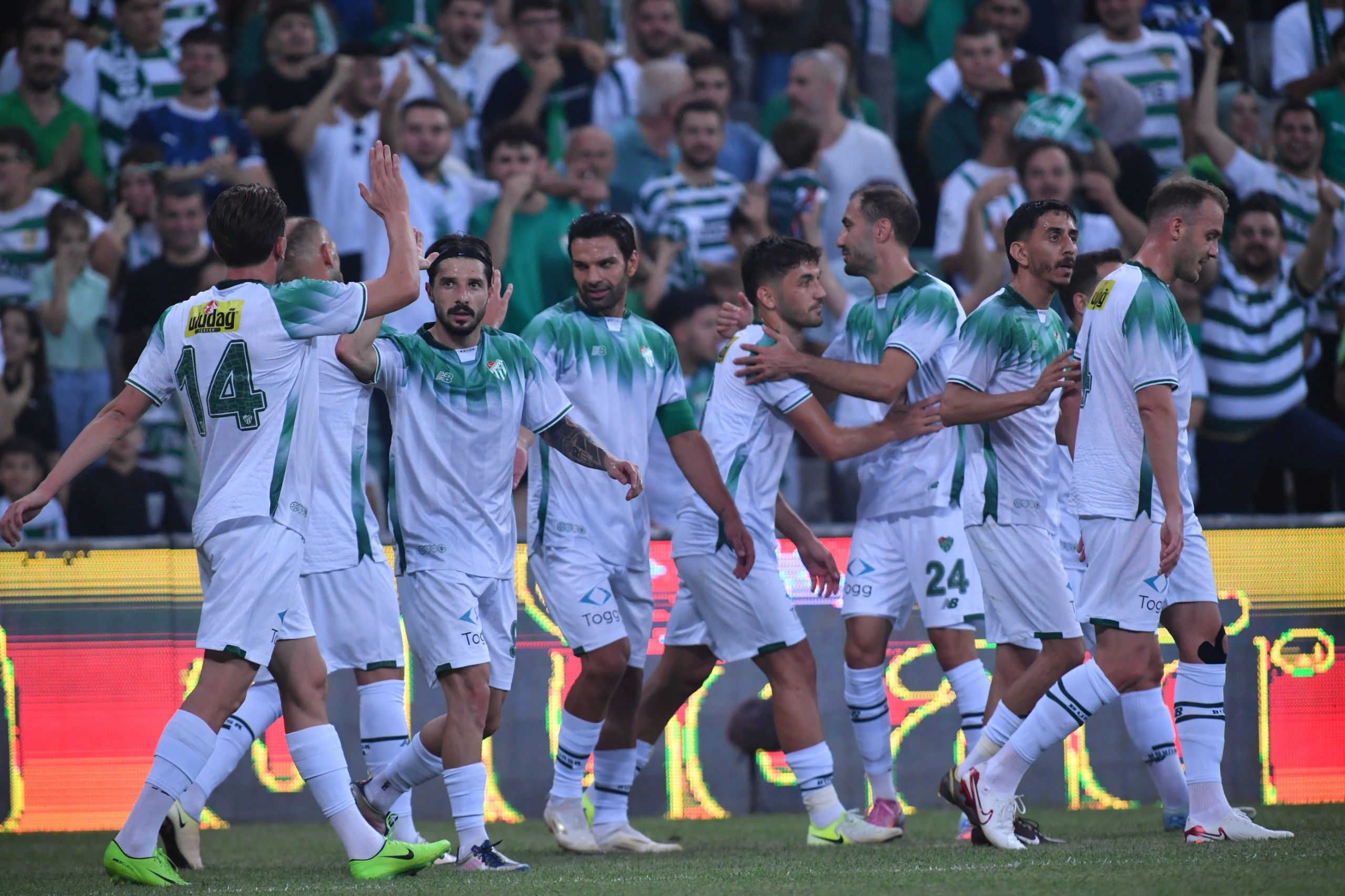 Genç Gazete Bursaspor Tribünlerde Dostluğu, Sahada Galibiyeti Yazdı 6