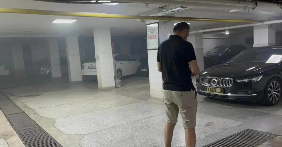 Genç Gazete Eskişehir Büyükşehir Belediyesi Önünde Mazgal Yangını Paniğe Neden Oldu 2