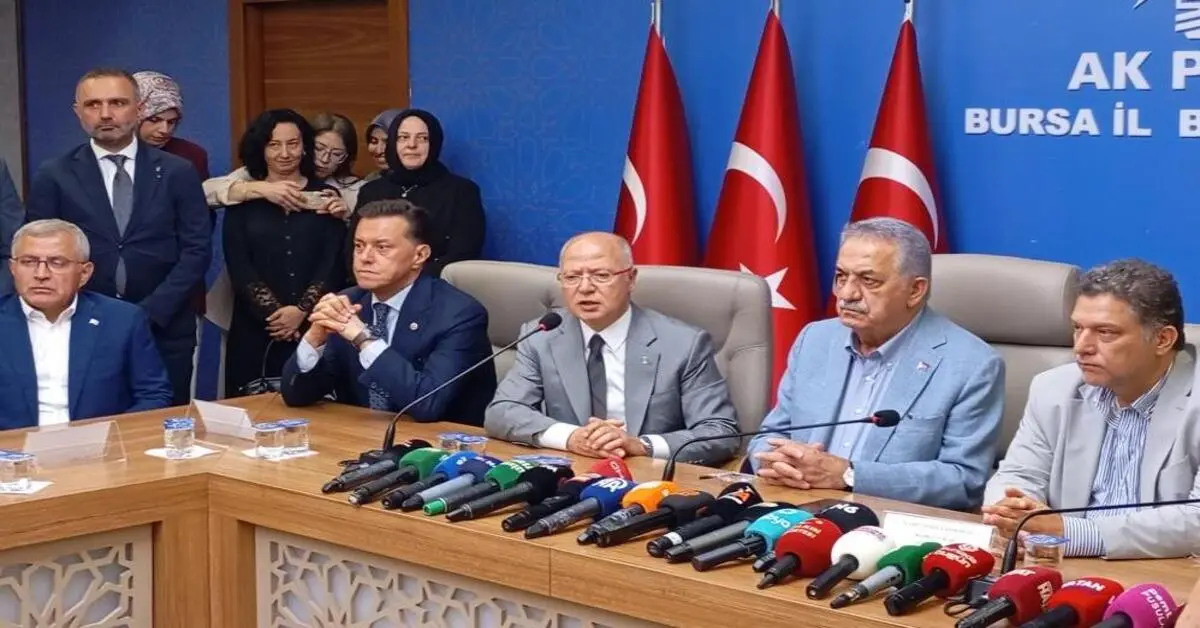 Genç Gazete Hayati Yazıcı Bursa’da Türkiye Yüzyılı Buluşmaları’nda Konuştu