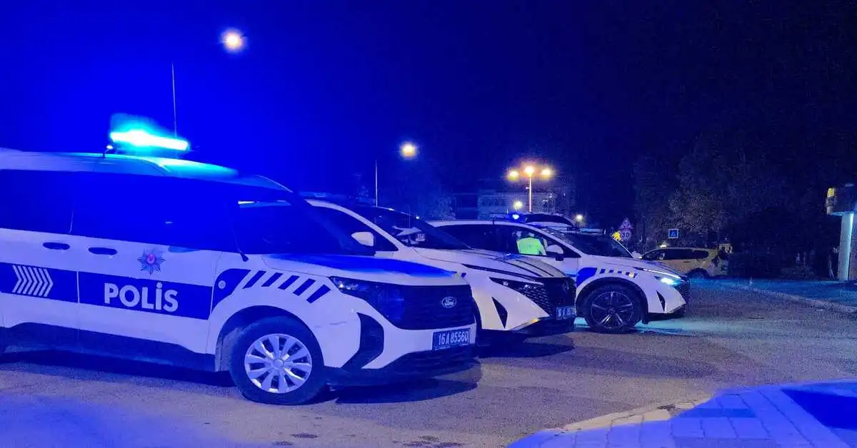 Genç Gazete İnegöl’de Drift Atan Alkollü Sürücüye Binlerce Lira Ceza! Ehliyeti De İptal Edildi 1