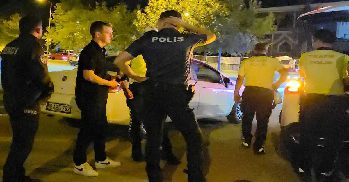 Genç Gazete İnegöl’de Drift Atan Alkollü Sürücüye Binlerce Lira Ceza! Ehliyeti De İptal Edildi