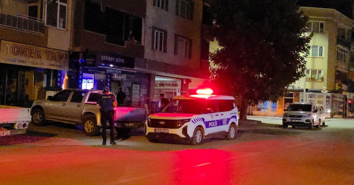 Genç Gazete İnegöl'de İş Yerine Silahlı Saldırı Camlar Kırıldı, Yaralanan Yok