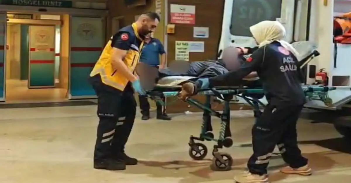 Genç Gazete İnegöl'de Kendi Kendine Cama Yumruk Attı, Yaralandı