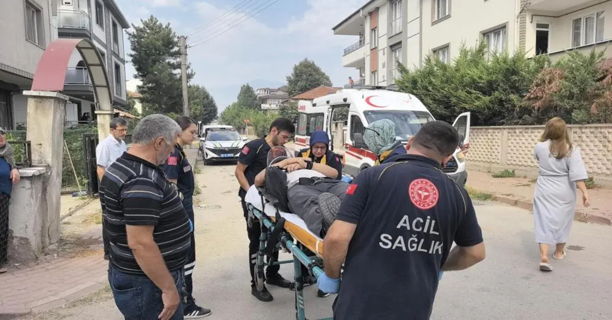 Genç Gazete İnegöl'de Kontrolsüz Kavşakta Kaza Motosiklet Ve Hafif Ticari Araç Çarpıştı 2