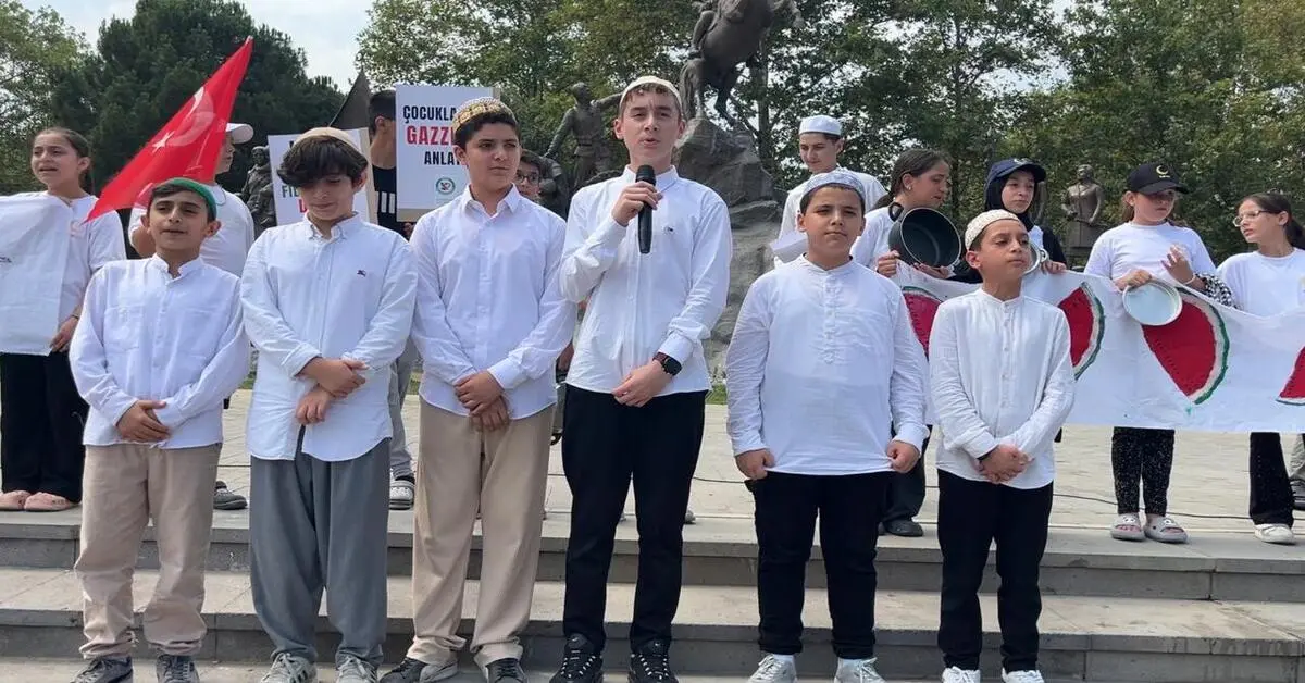 Genç Gazete İnegöl'de Minik Yürekler Gazze İçin Tek Yürek 8