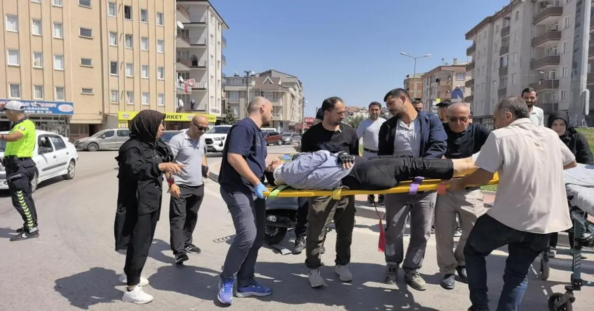 Genç Gazete İnegöl’de Motosiklet Ile Hafif Ticari Araç Çarpıştı 1 Kişi Yaralandı