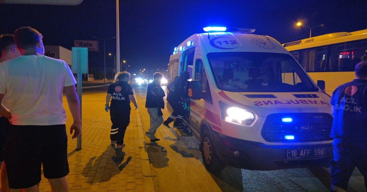 Genç Gazete İnegöl’de Motosiklet Otomobile Çarptı Maddi Hasar Meydana Geldi (2)