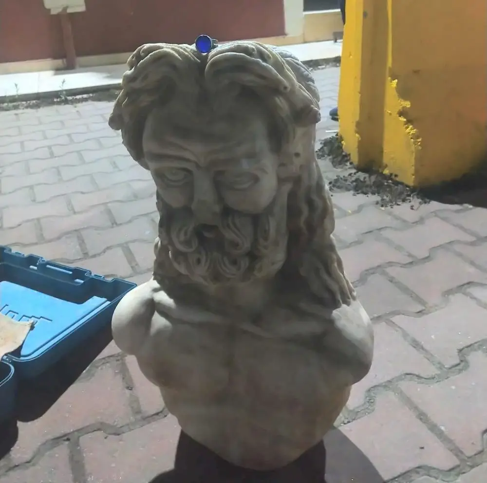 Genç Gazete İnegöl’de Tarihi Eser Operasyonu Roma Ve Bizans Dönemine Ait Heykeller Ele Geçirildi