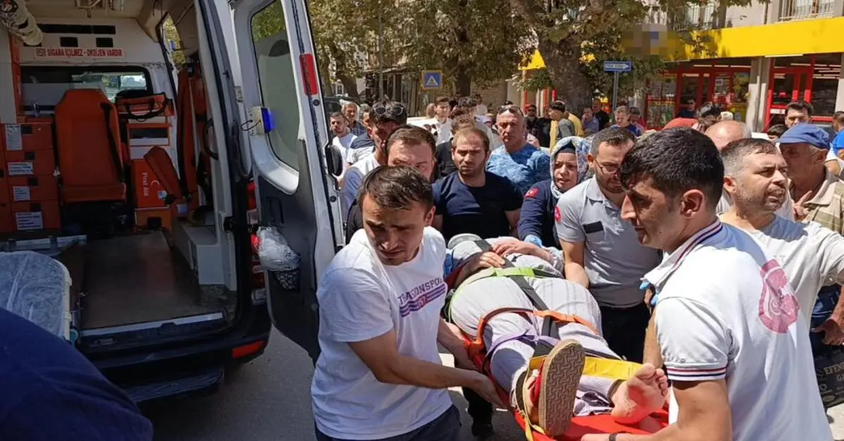 Genç Gazete İnegöl’de Ters Yönden Gelen Otomobil Motosikletle Çarpıştı 2 Yaralı 1