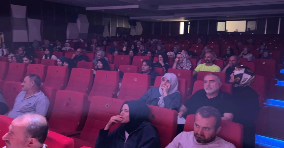 Genç Gazete İnegöl’de Yedi Hilal Ve İhmed’den Yaz Kursu Mezuniyet Gecesi 5