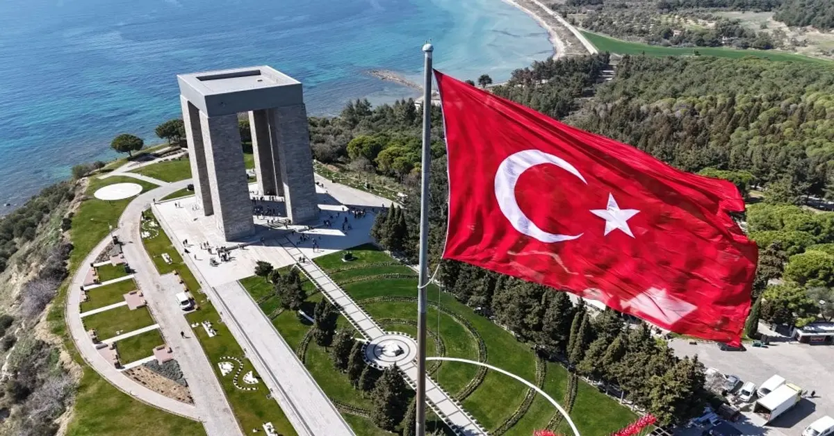 Genç Gazete İsyanlardan Büyük Taarruz’a, Mona Lisa Hırsızlığından Çanakkale Anıtı’na Kadar 21 Ağustos Tarihte Bugün! 2