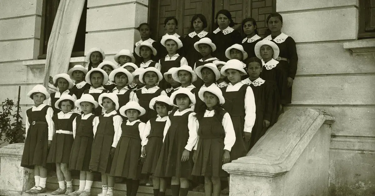 Genç Gazete Kralın Tahttan İndirilmesinden Berlin Duvarı’nın Tel Örgülerine Kadar 13 Ağustos Tarihte Bugün! 2