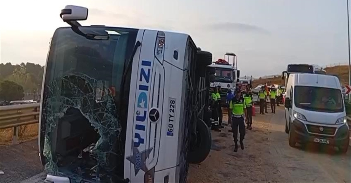 Genç Gazete Kuzey Marmara Otoyolu’nda Yolcu Otobüsü Devrildi 3 Ölü, Çok Sayıda Yaralı Var 1