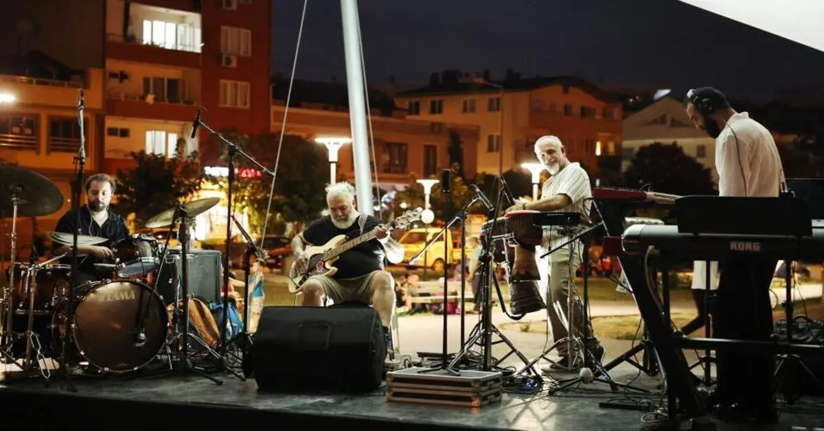 Genç Gazete Nilüfer Belediyesi’nden Pancar Deposu’nda Müzik Ve Sinema Dolu Yaz Akşamı 1