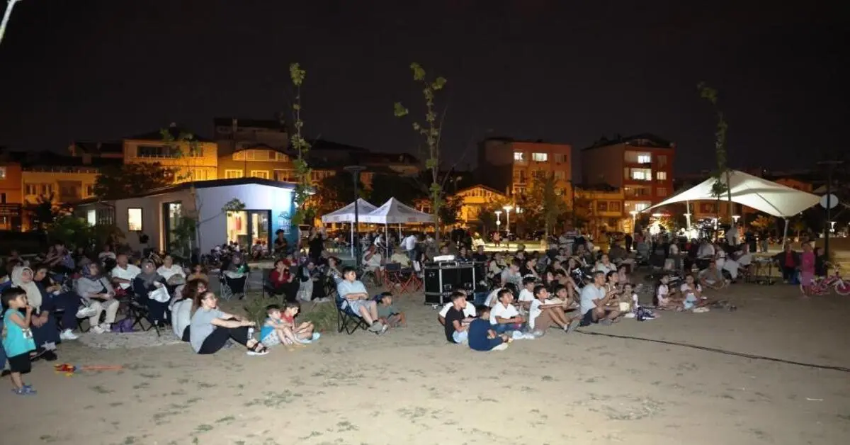 Genç Gazete Nilüfer Belediyesi’nden Pancar Deposu’nda Müzik Ve Sinema Dolu Yaz Akşamı 2