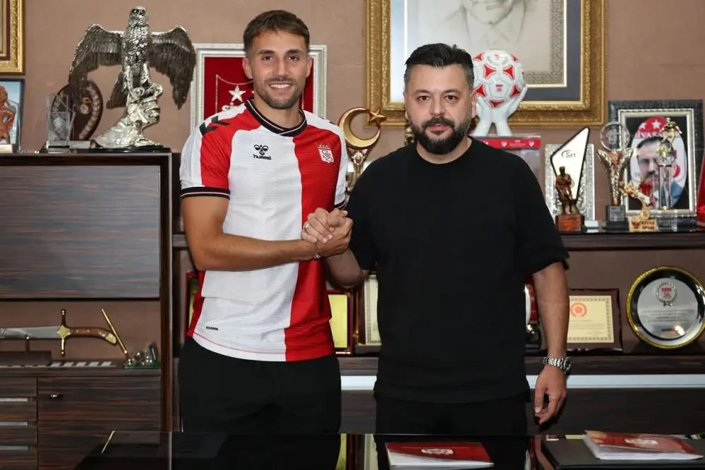 Genç Gazete Okan Erdoğan Resmen Sivasspor’da 1