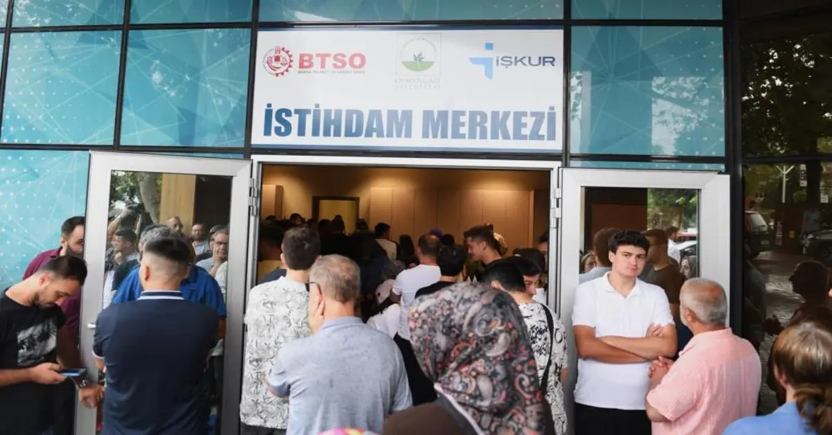 Genç Gazete Osmangazi’de İstihdam Buluşmasıyla 50 Kişi İş Sahibi Oldu 1