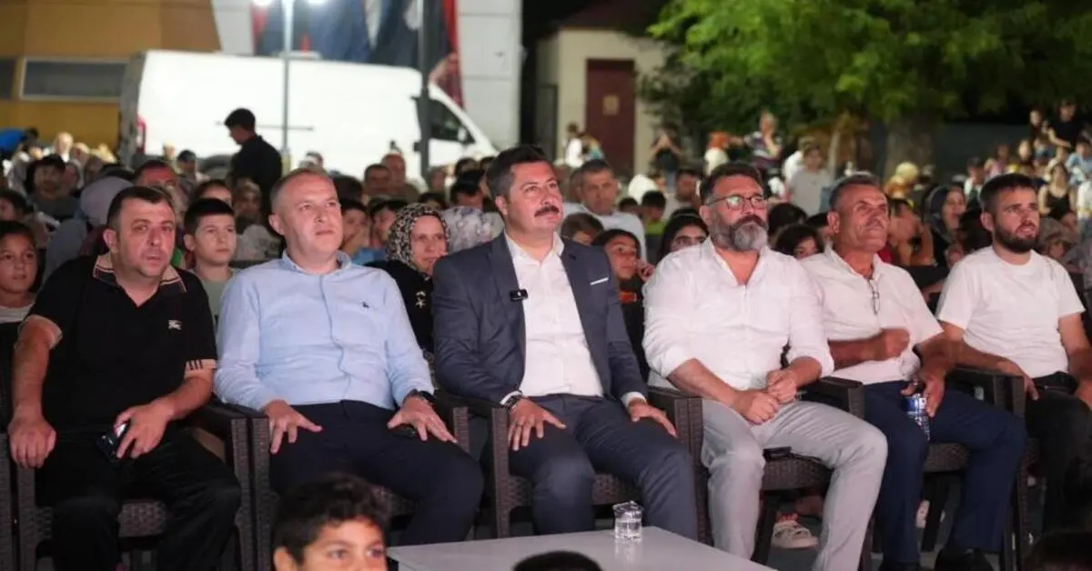 Genç Gazete Yenişehir Belediyesi, Çocuklara Açık Hava Sinemasıyla Nostaljik Hafta Sonu Yaşattı 2