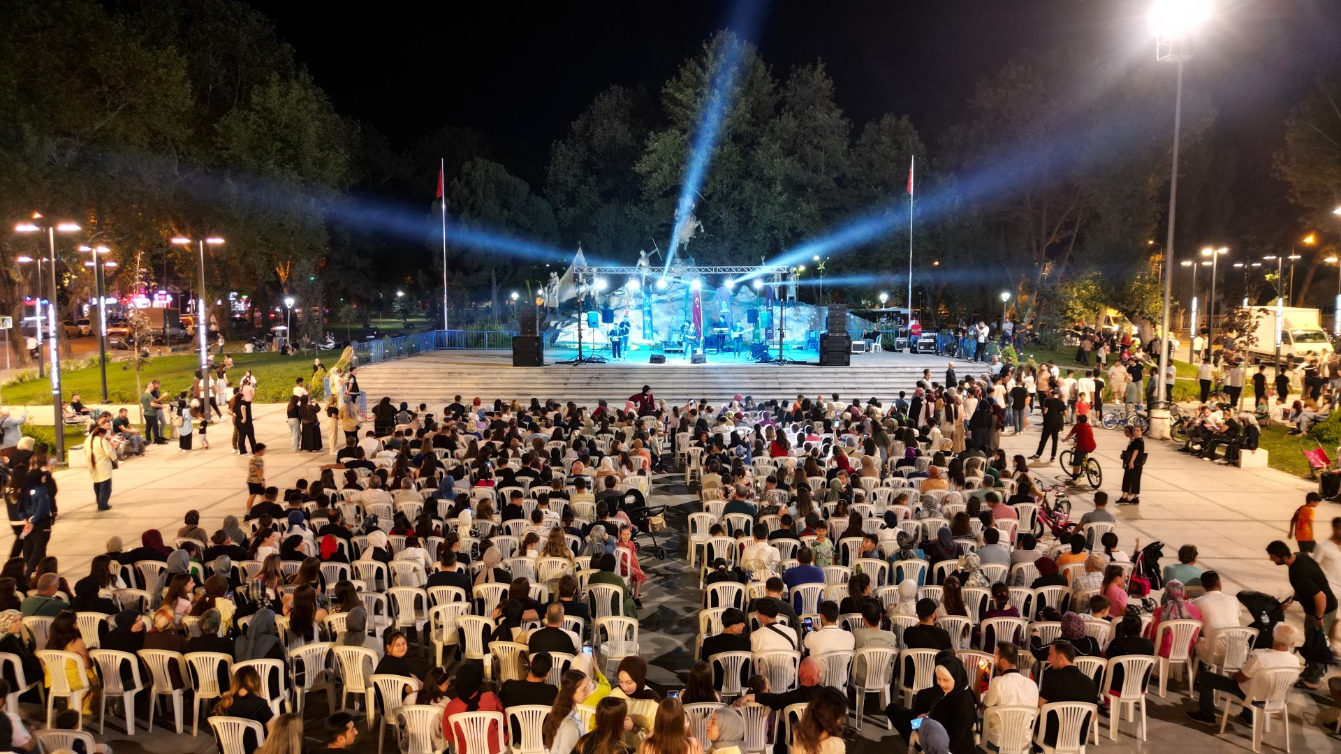 İnegöl, Aydın Şahin Ile Coştu (4)