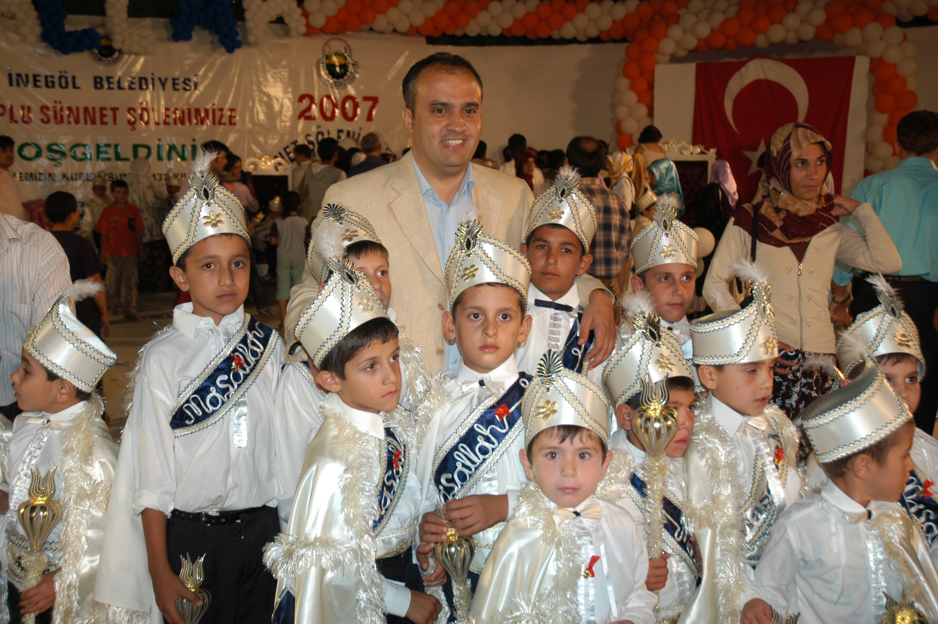 İnegöl Belediyesi 137. Yılında 137 Çocuğu Sünnet Ettirdi Gencgazete (4)