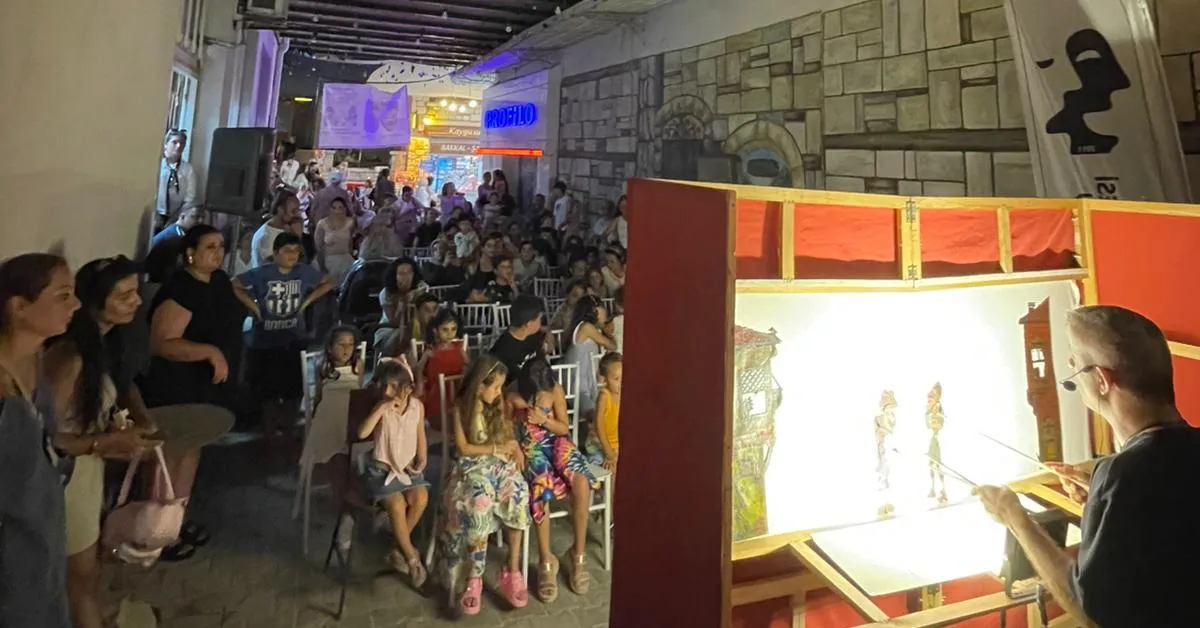 İnegöl Belediyesi Şehir Tiyatrosu Urla’da Sahne Aldı (3)