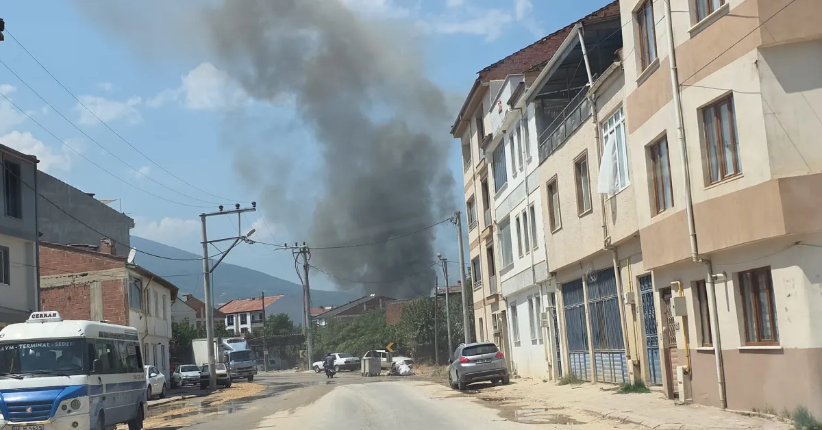 İnegöl Edebey Mahallesi'nde Yangın