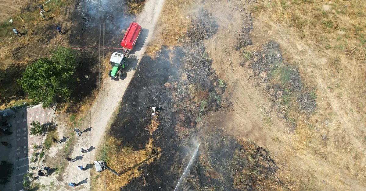 İnegöl Hasanpaşa’da Tarlada Çıkan Yangın Zirai Araçlara Sıçradı (1)