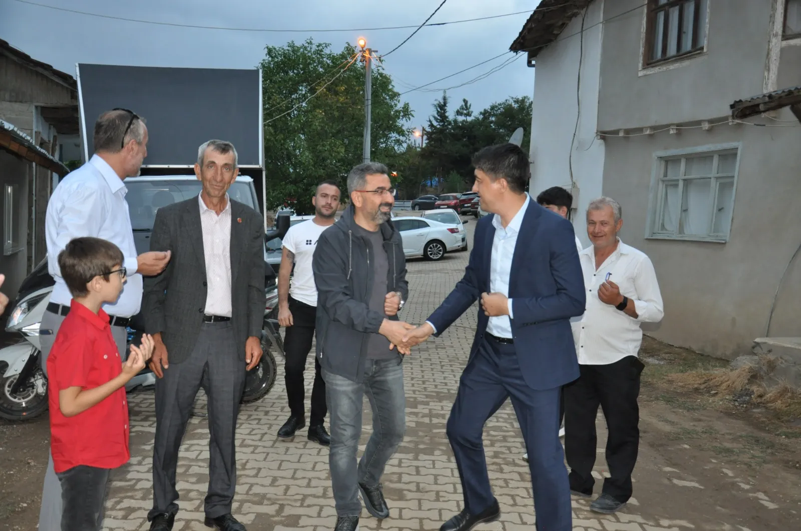 İnegöl Olukman Köyü’nde Aşure Programı Birlik Ve Dayanışma İçinde Gerçekleşti (7)