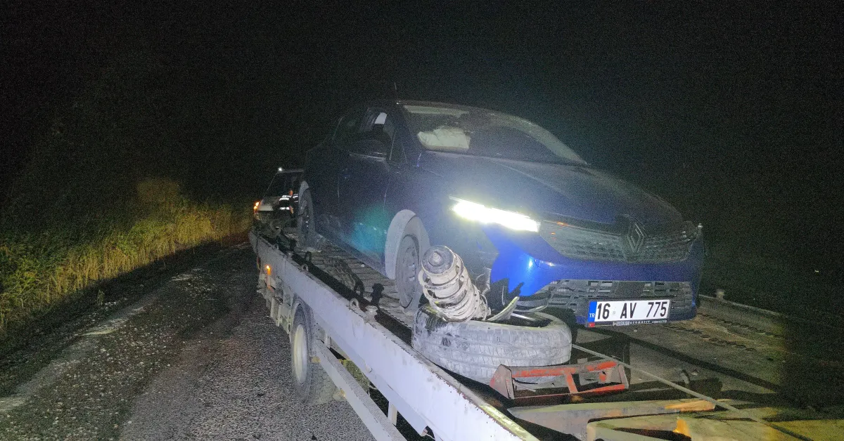 İnegöl’de Alkollü Sürücünün Neden Olduğu Kazada 3 Kişi Yaralandı (1)