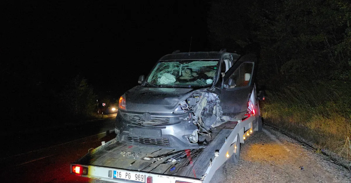 İnegöl’de Alkollü Sürücünün Neden Olduğu Kazada 3 Kişi Yaralandı (4)