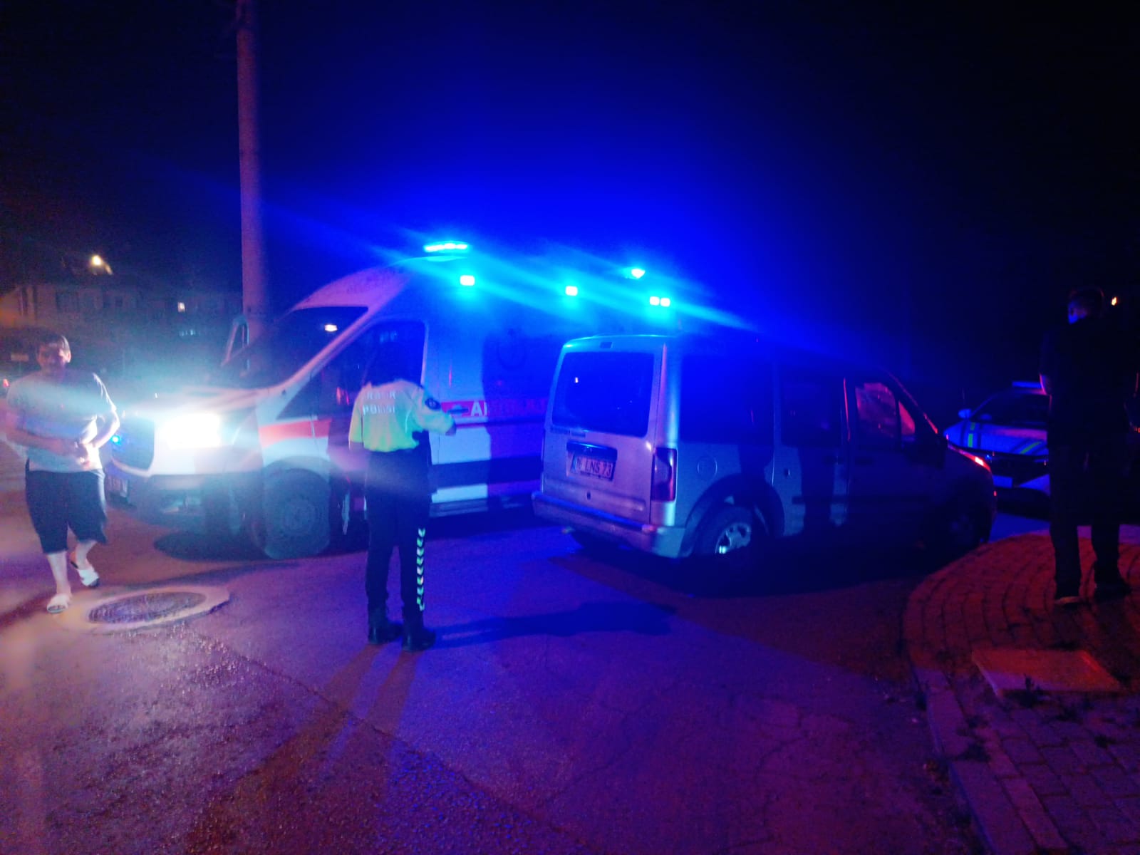 İnegöl'de Araç Ile Motosiklet Çarpıştı 1 Yaralı (2)