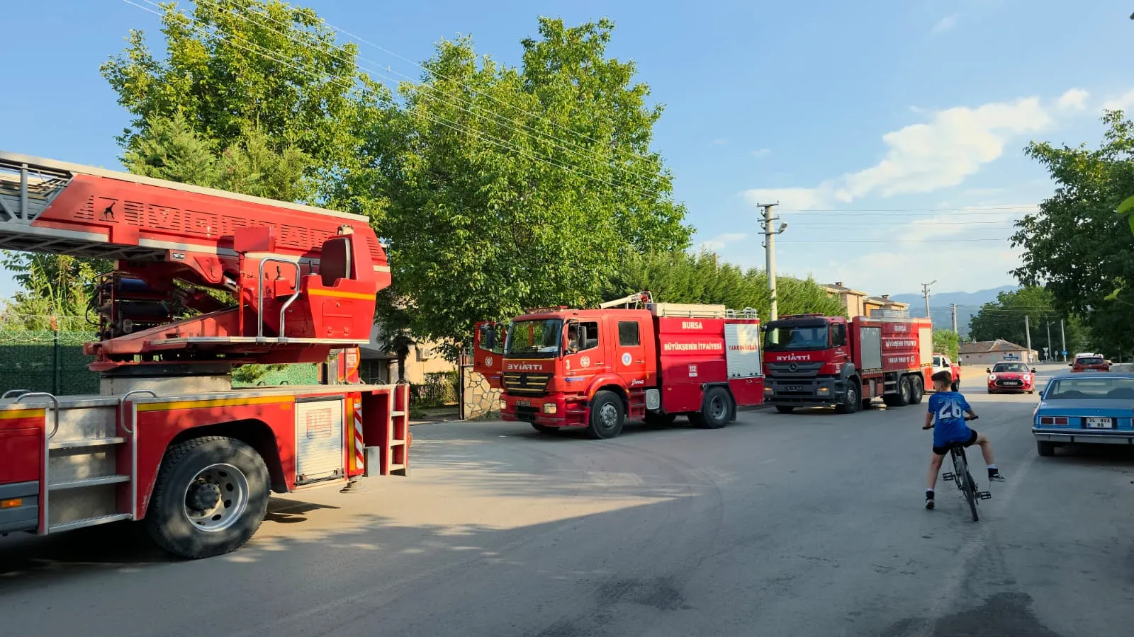 İnegöl’de Çatı Tamiri Sırasında Yangın Çıktı (3)