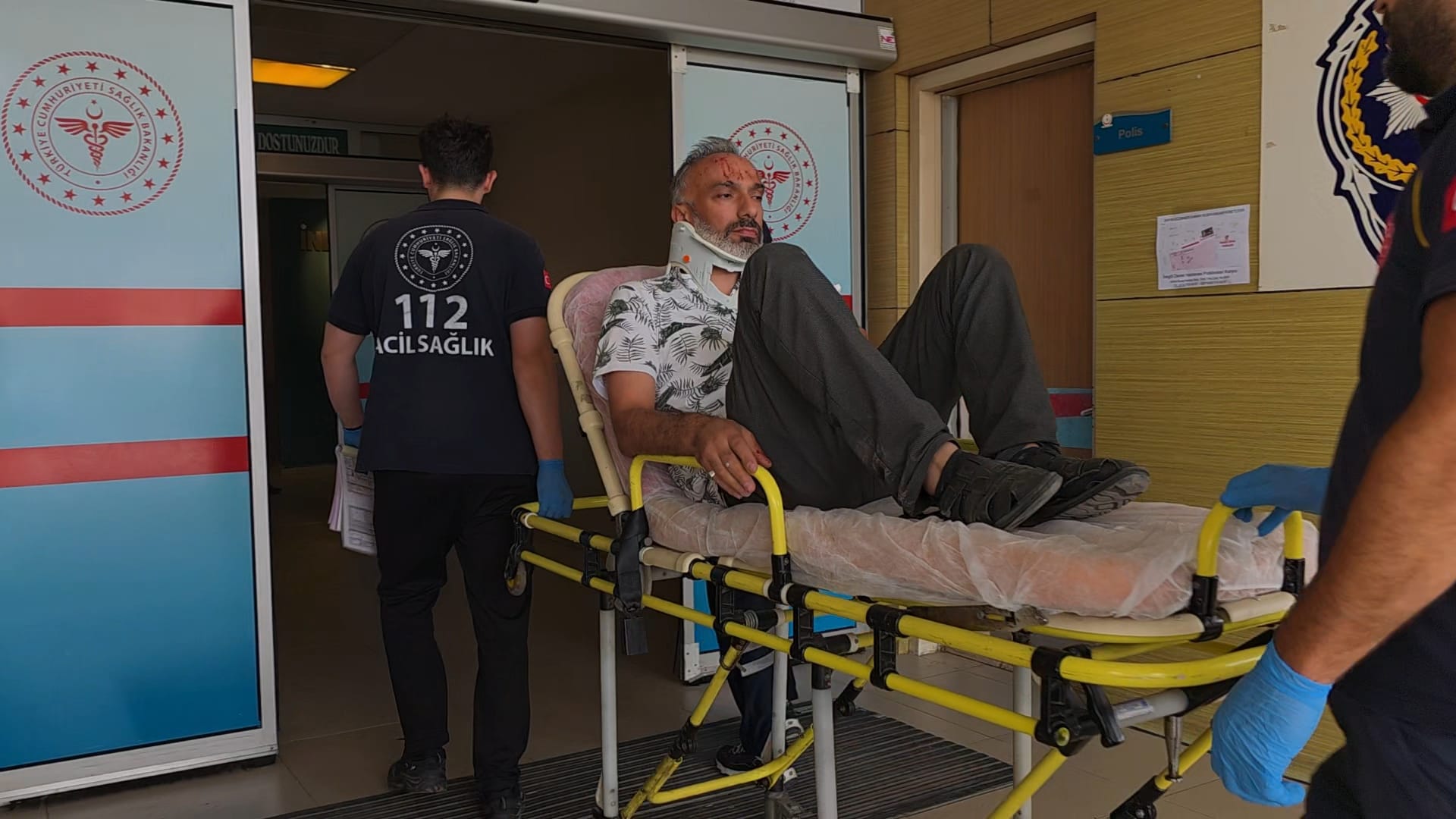 İnegöl’de Hafif Ticari Araçlar Çarpıştı Biri Çocuk 2 Kişi Yaralandı (1)