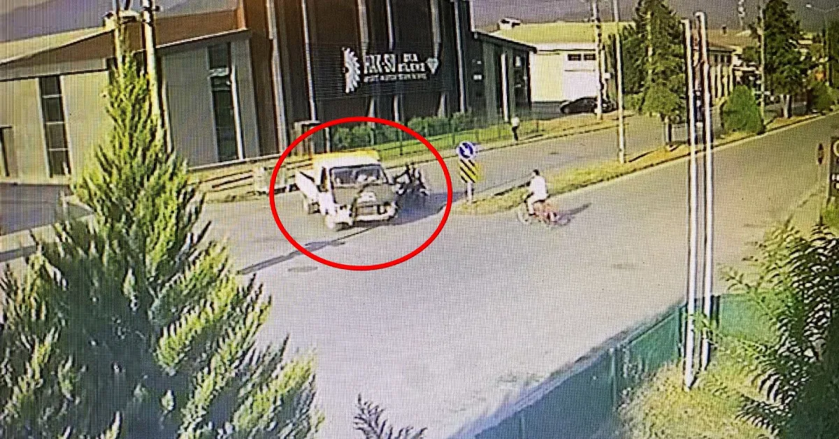 İnegöl’de Kamyonetle Çarpışan Motosiklet Sürücüsü Yaralandı (3)