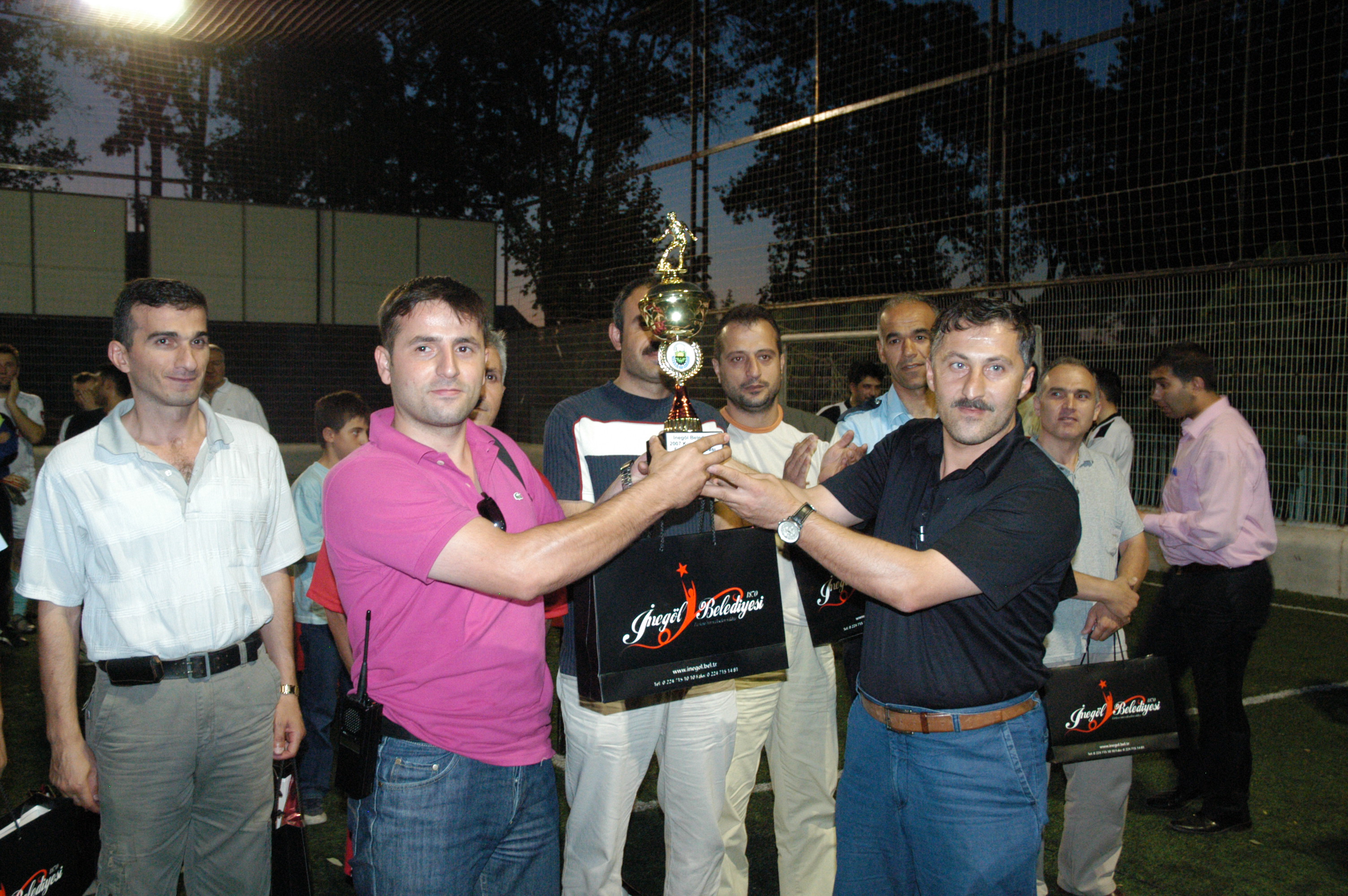 İnegöl'de Kurumlar Arası Futbol Turnuvası Arsivden Haber 2007 Gencgazete (2)