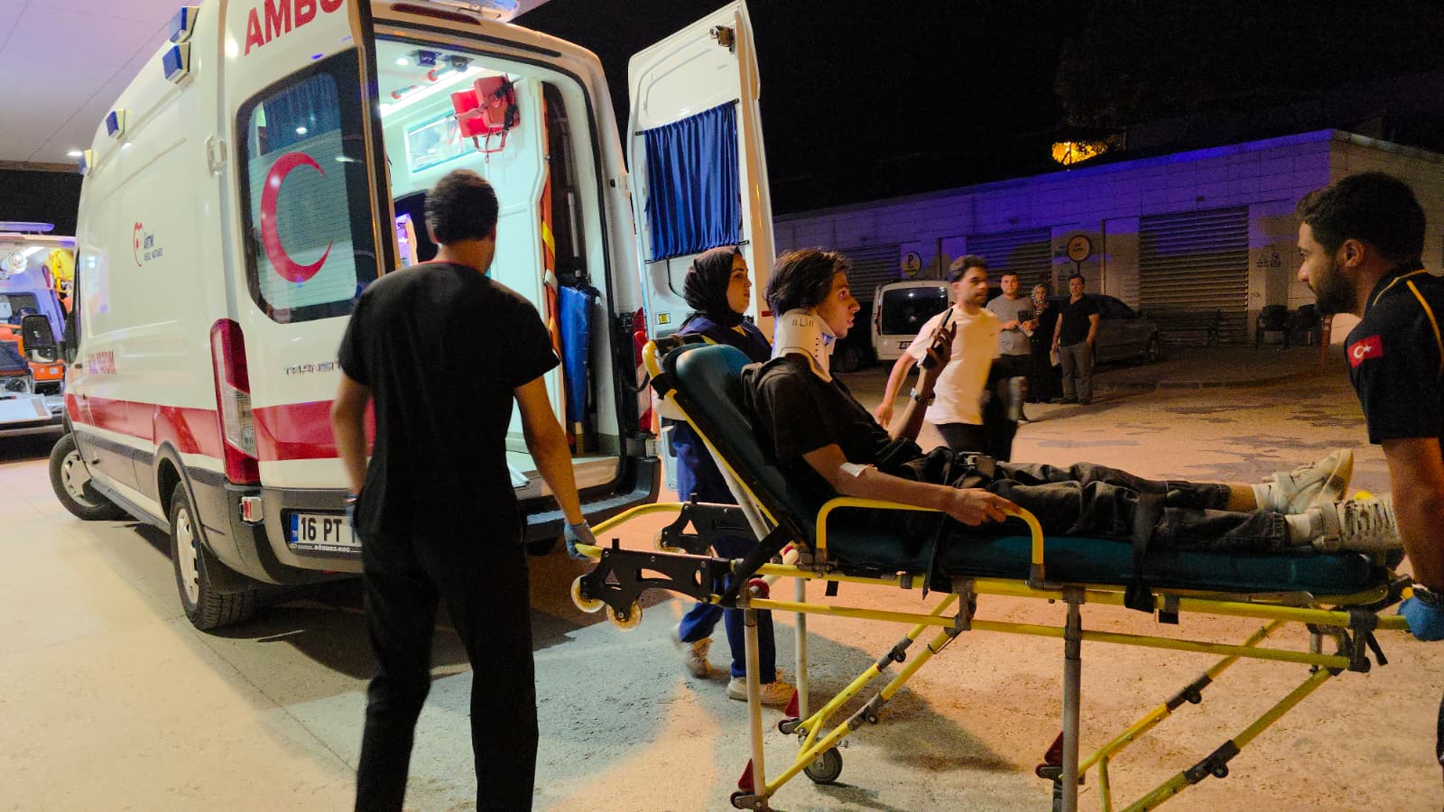 İnegöl’de Motosiklet Kazası 16 Yaşındaki Sürücü Yaralandı (1)