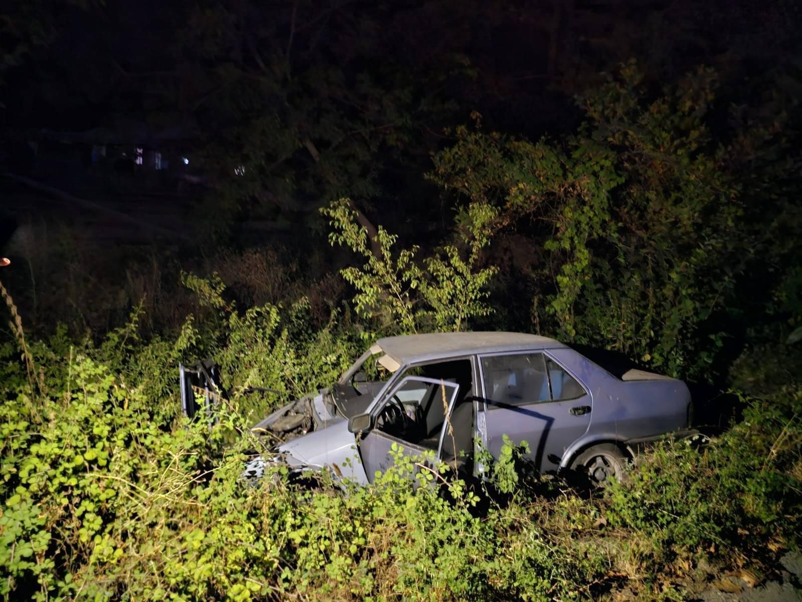 İnegöl’de Otomobil Şarampole Uçtu 2 Yaralı (2)-1