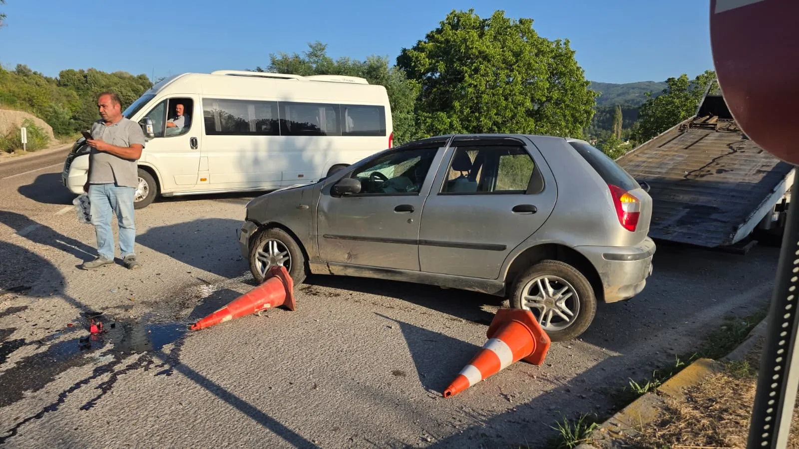 İnegöl'de Otomobil Takla Attı, 5 Yaralı (3)