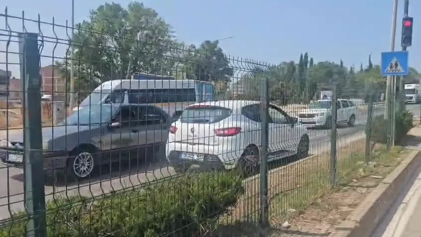 İnegöl’de Ters Yönde İlerleyen Kadın Sürücü Paniğe Neden Oldu (1)