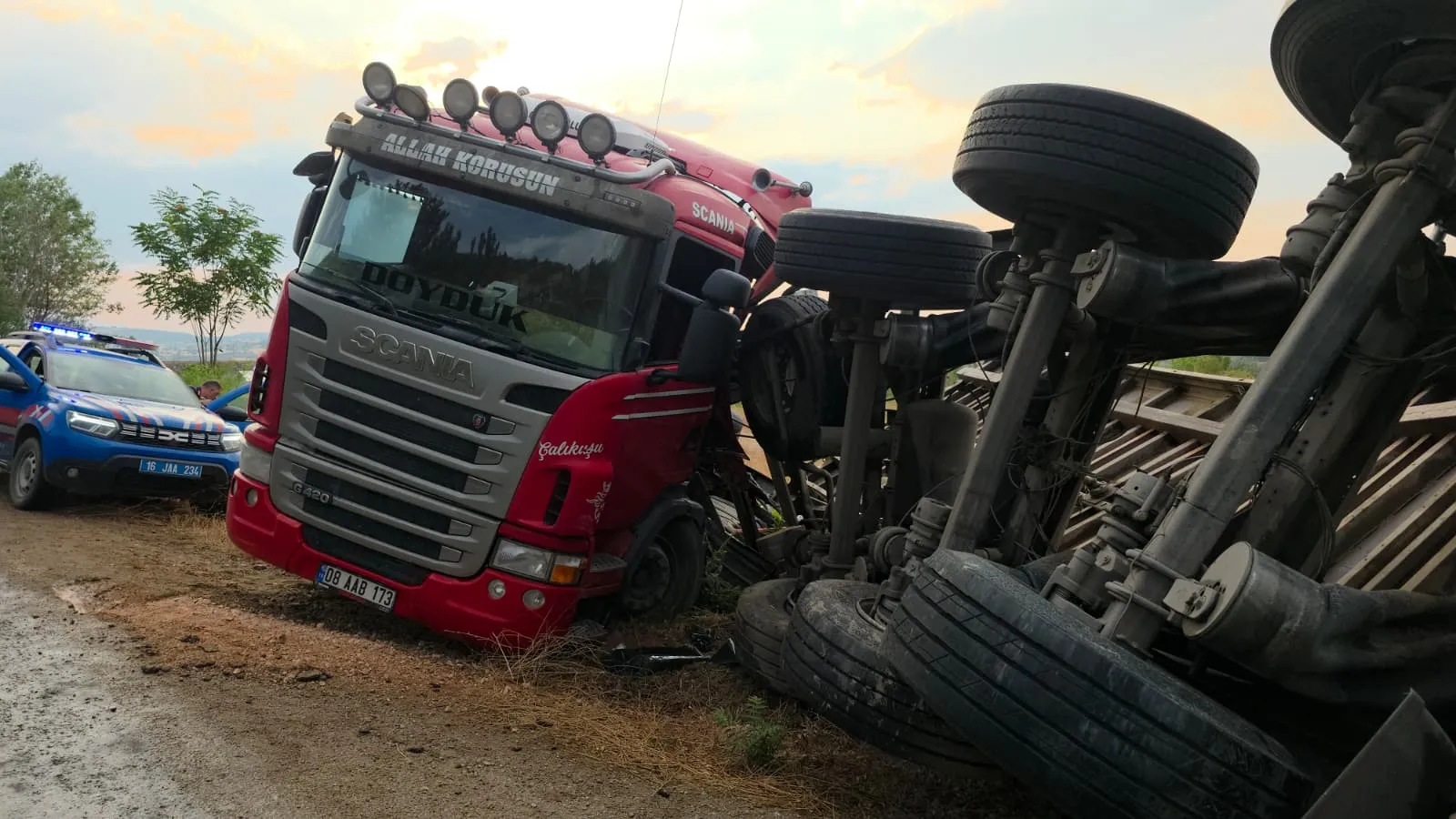 İnegöl'de Yağış Kazayı Beraberinde Getirdi (2)