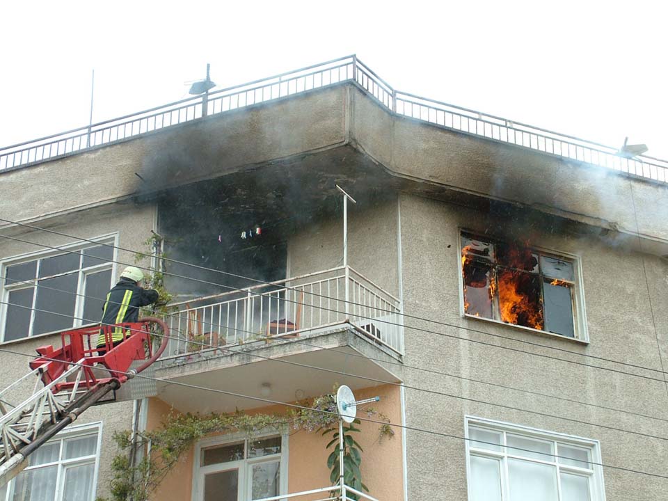 İnegöl'de Yangın Sebepleri Arsiv Haber 2007 Gencgazete (2)