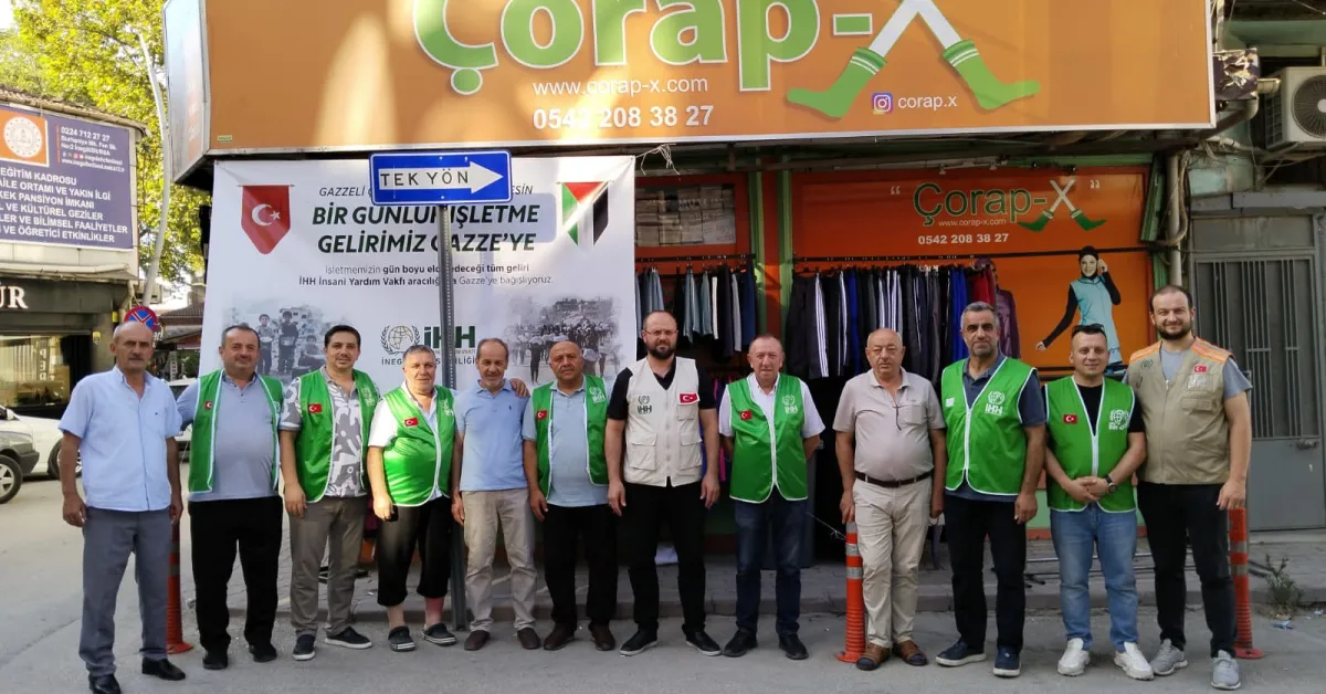 İnegöllü Esnaflardan Gazze’ye Destek Bir Günlük Gelirlerini Bağışladılar