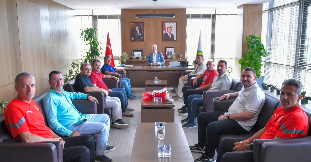 İnegölspor Altyapı Yönetiminden Başkan Taban’a Ziyaret (3)