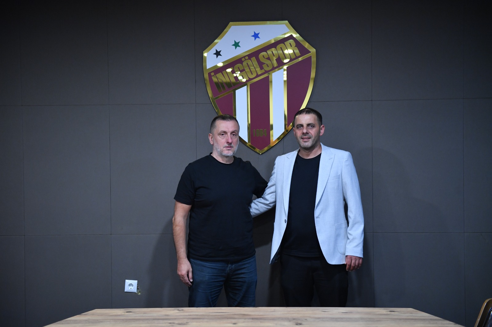 İnegölspor Taraftarından Yönetime Moral Ziyareti (6)