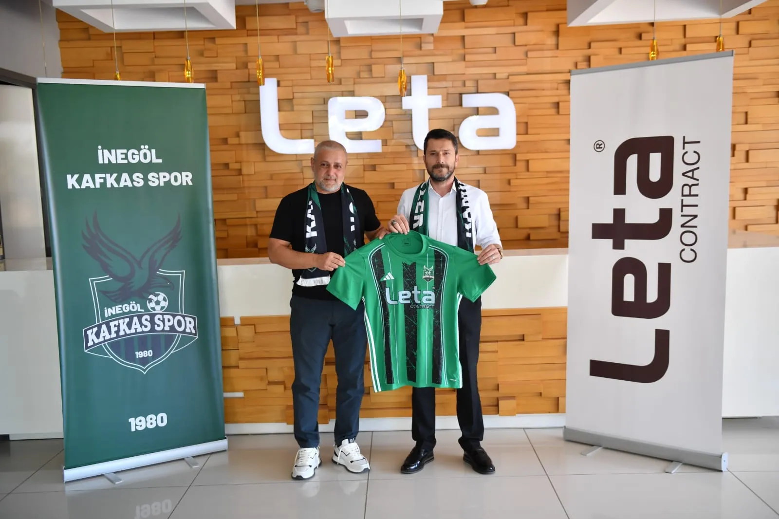 Kafkasspor’un Yeni Göğüs Sponsoru Leta Sandalye & Contract Oldu (2)