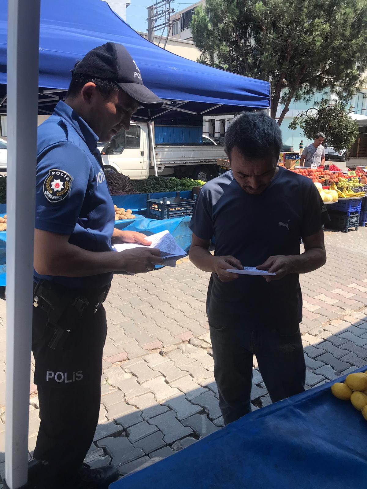 Karacabey'de Polis Dolandırıcılığa Karşı Broşür Dağıttı (2)