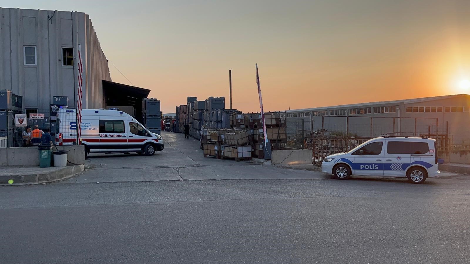 Makinaya Sıkışan Işçi Ağır Yaralandı (2)